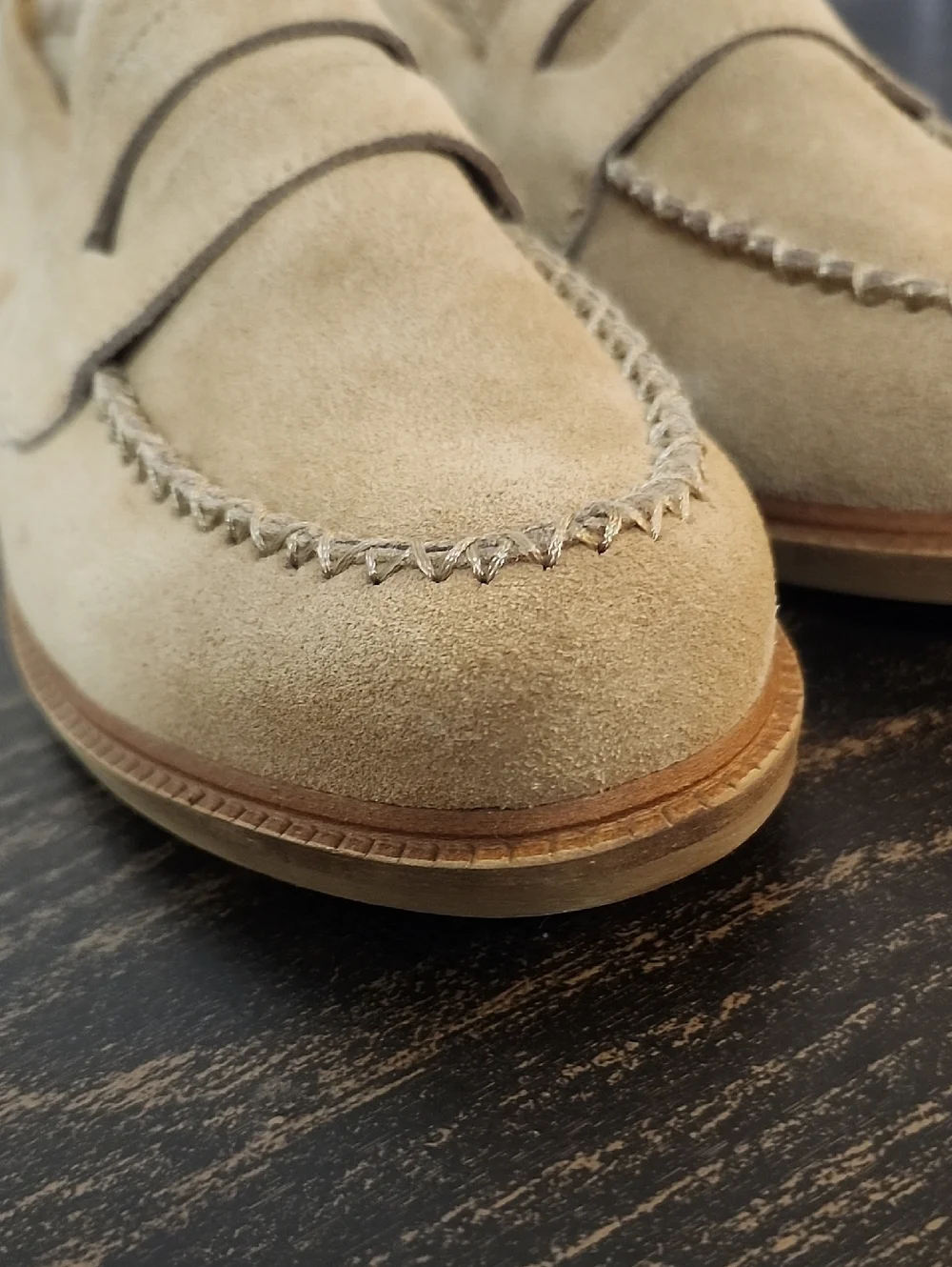 Kelsi Dagger Lens  Almond Suede Loafers Size 8